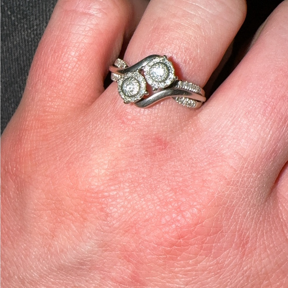 Elegant Silver Double Stone Ring - image 5